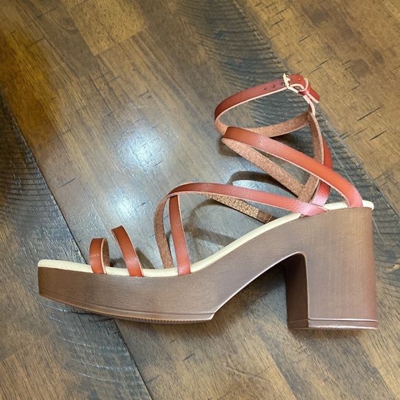 CATO HEELS | WOMENS STRAPPY PLATFORM SANDALS COGNAC - Picture 2 of 7